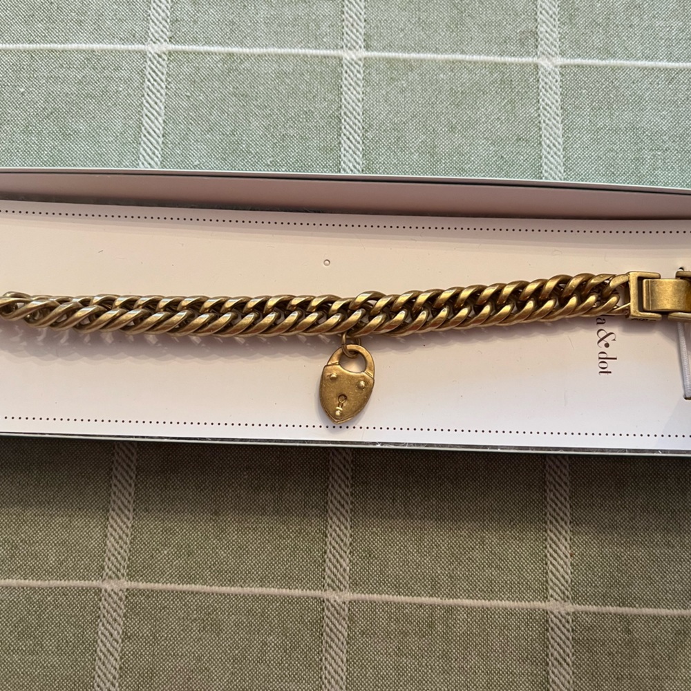 NWOT Stella & Dot Heart Lock Bracelet Gold Chain